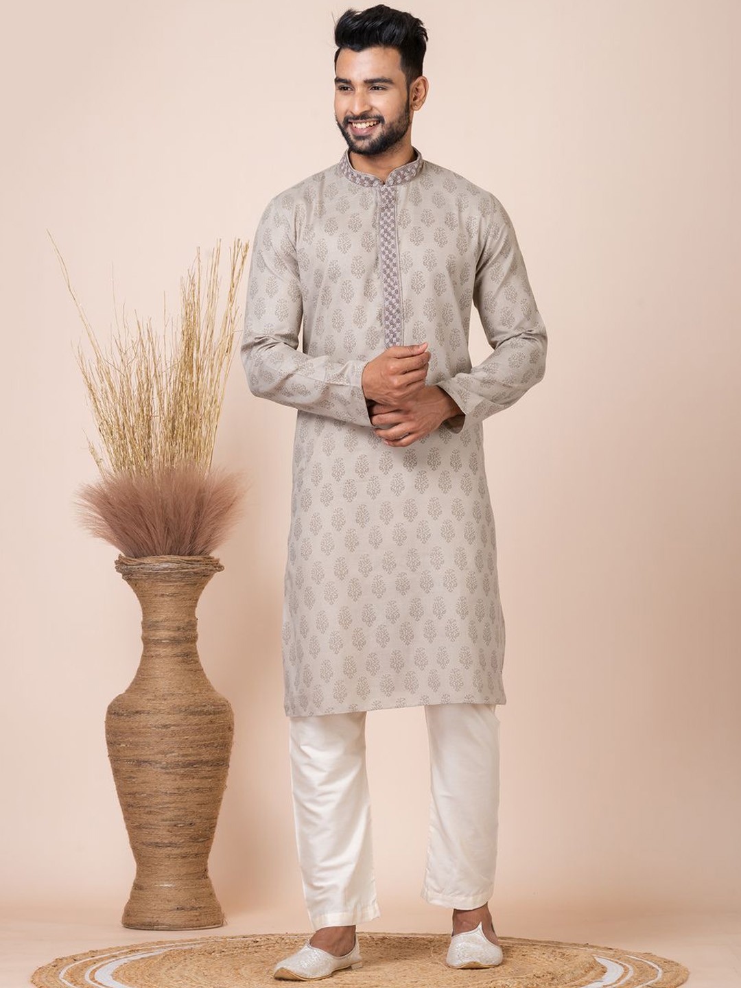 

HU - Handcrafted Uniquely Floral Printed Mandarin Collar Straight Kurta With Pyjamas, Grey