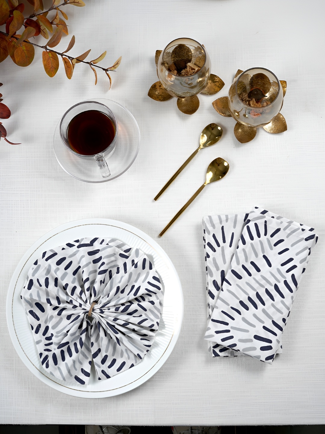 

Ratan Cart White & Grey 4 Pieces Abstract Printed Cotton Table Napkins
