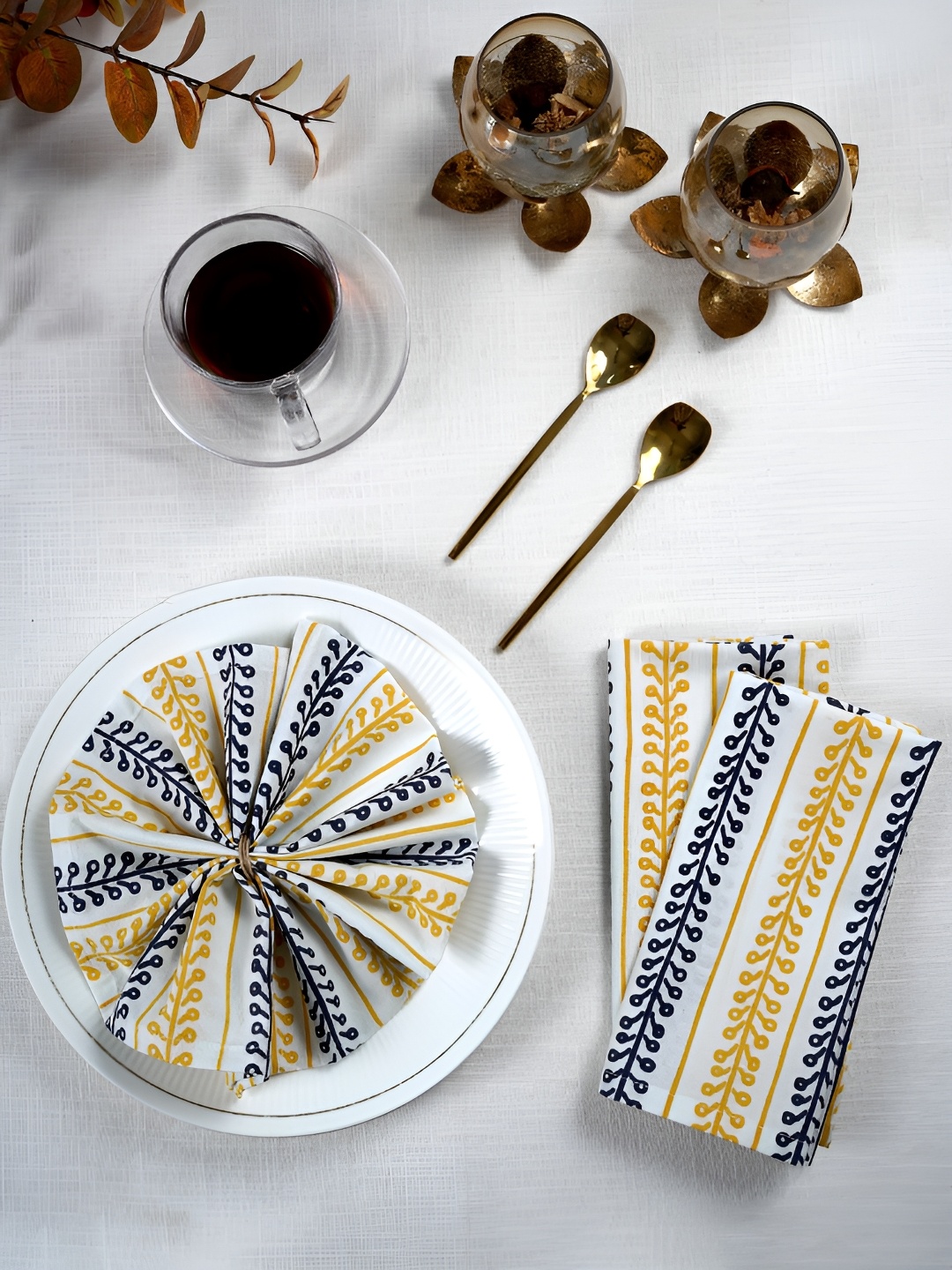 

TARAN LIVING White & Yellow 6 Pieces Printed Cotton Table Napkins