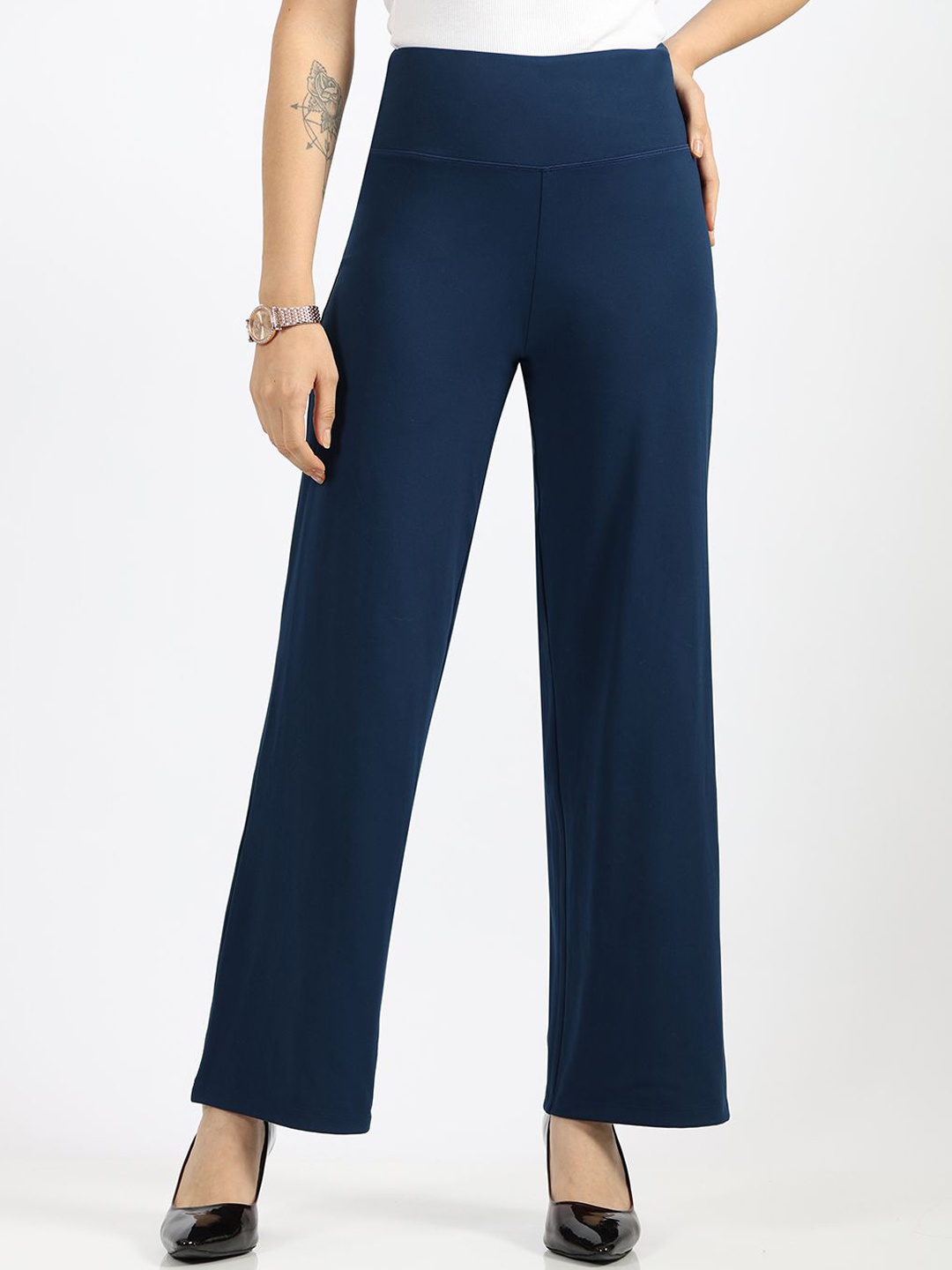 

Blissclub Women Loose Fit High-Rise Pleated Trousers, Navy blue