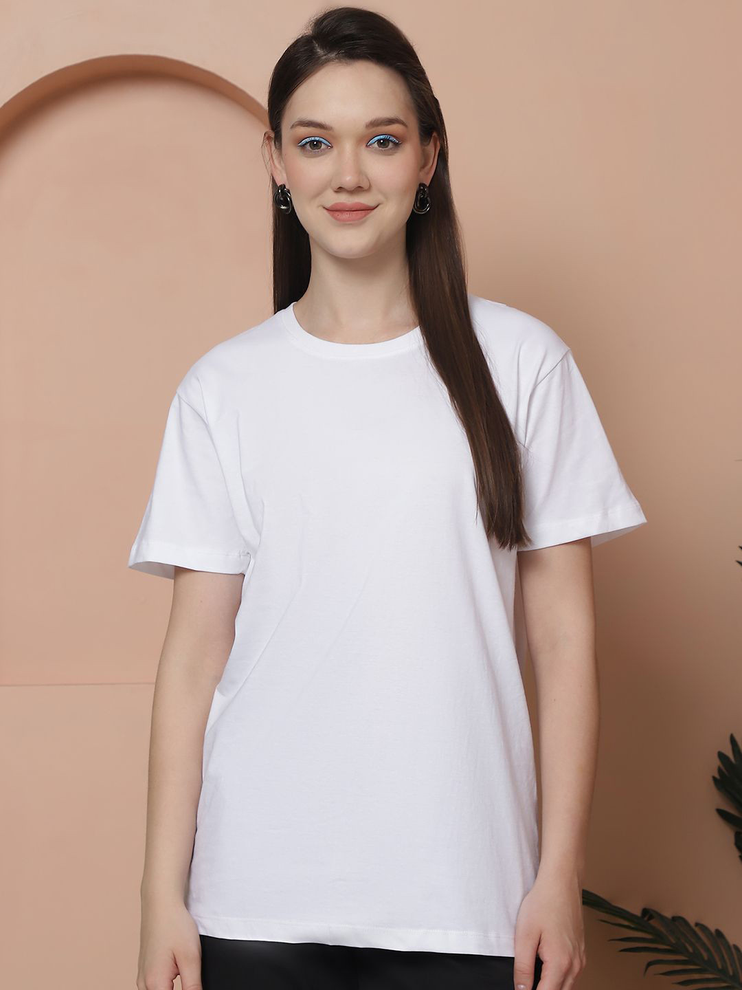 

Friskers Women Solid Round Neck Pure Cotton Oversized T-shirt, White