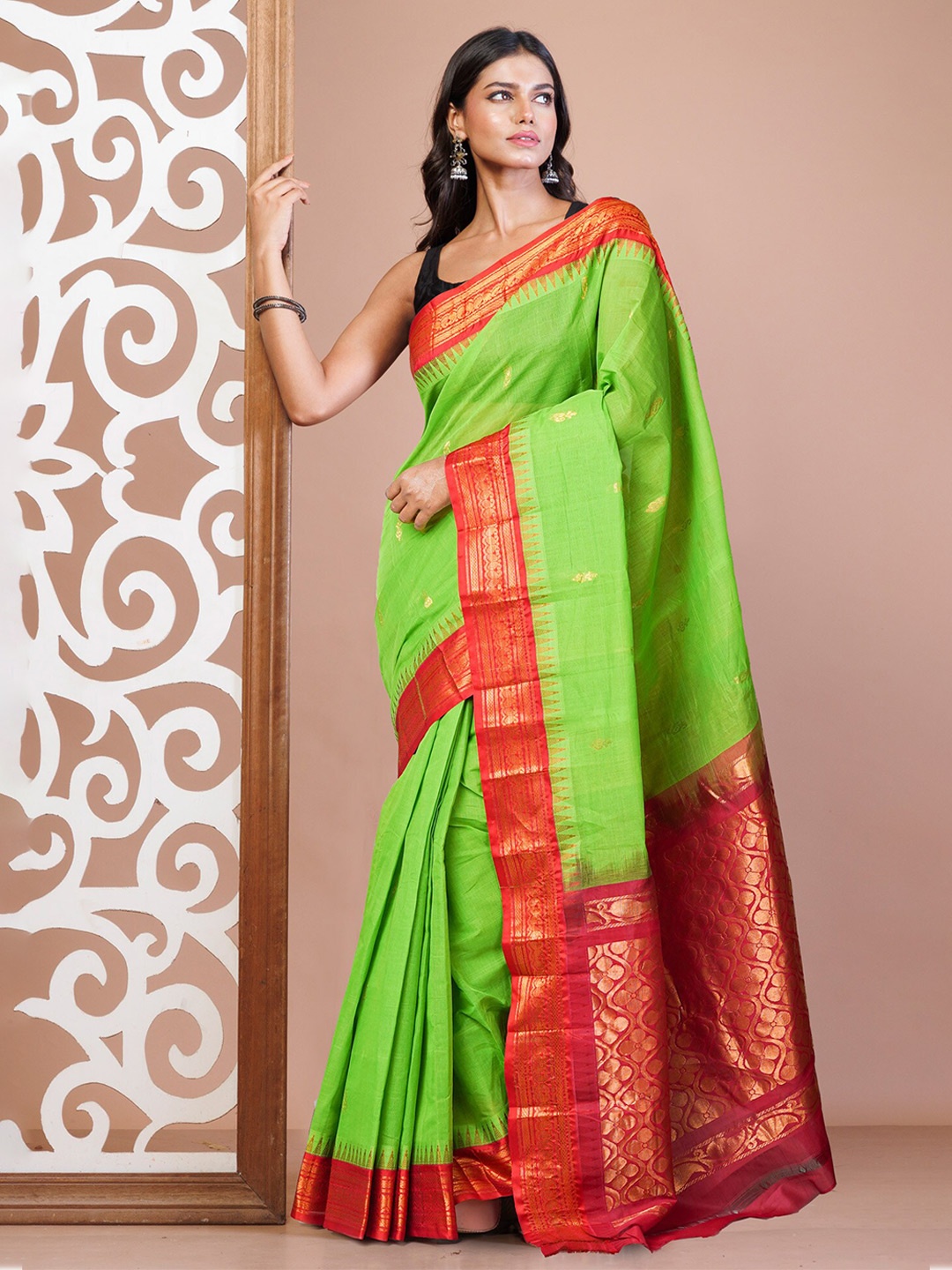 

Unnati Silks Ethnic Motifs Zari Pure Cotton Handloom Gadwal Saree, Green