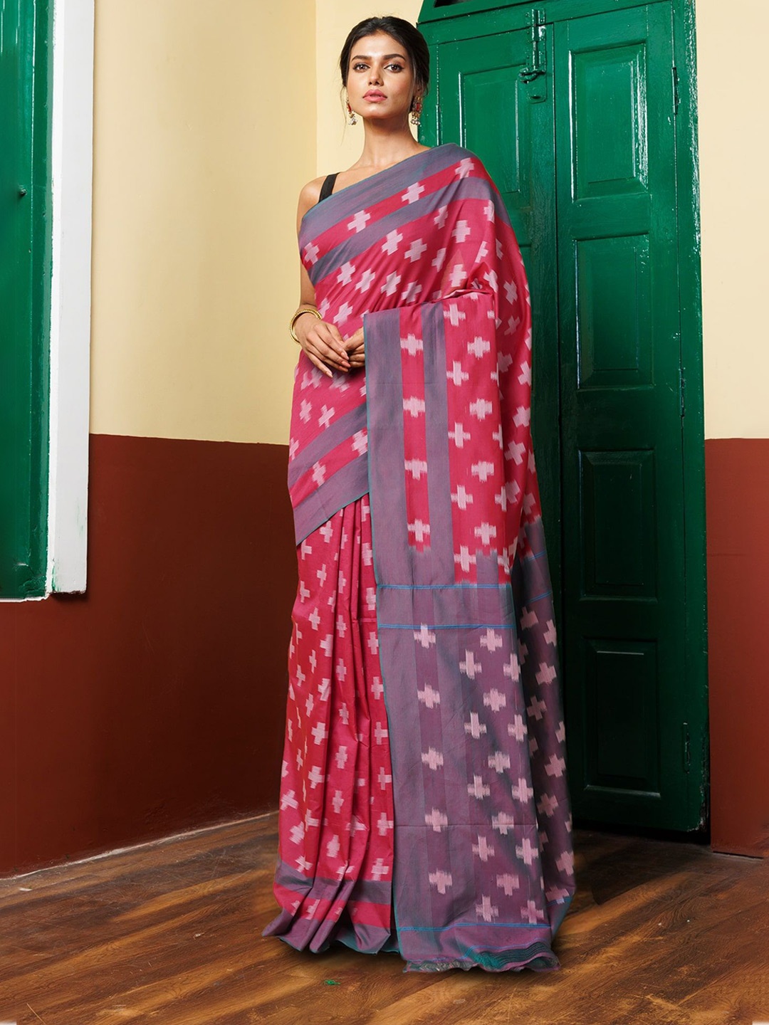 

Unnati Silks Pure Cotton Handloom Pochampally Saree, Red