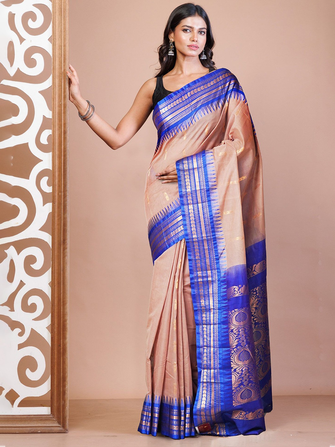 

Unnati Silks Woven Design Zari Pure Cotton Handloom Gadwal Saree, Brown