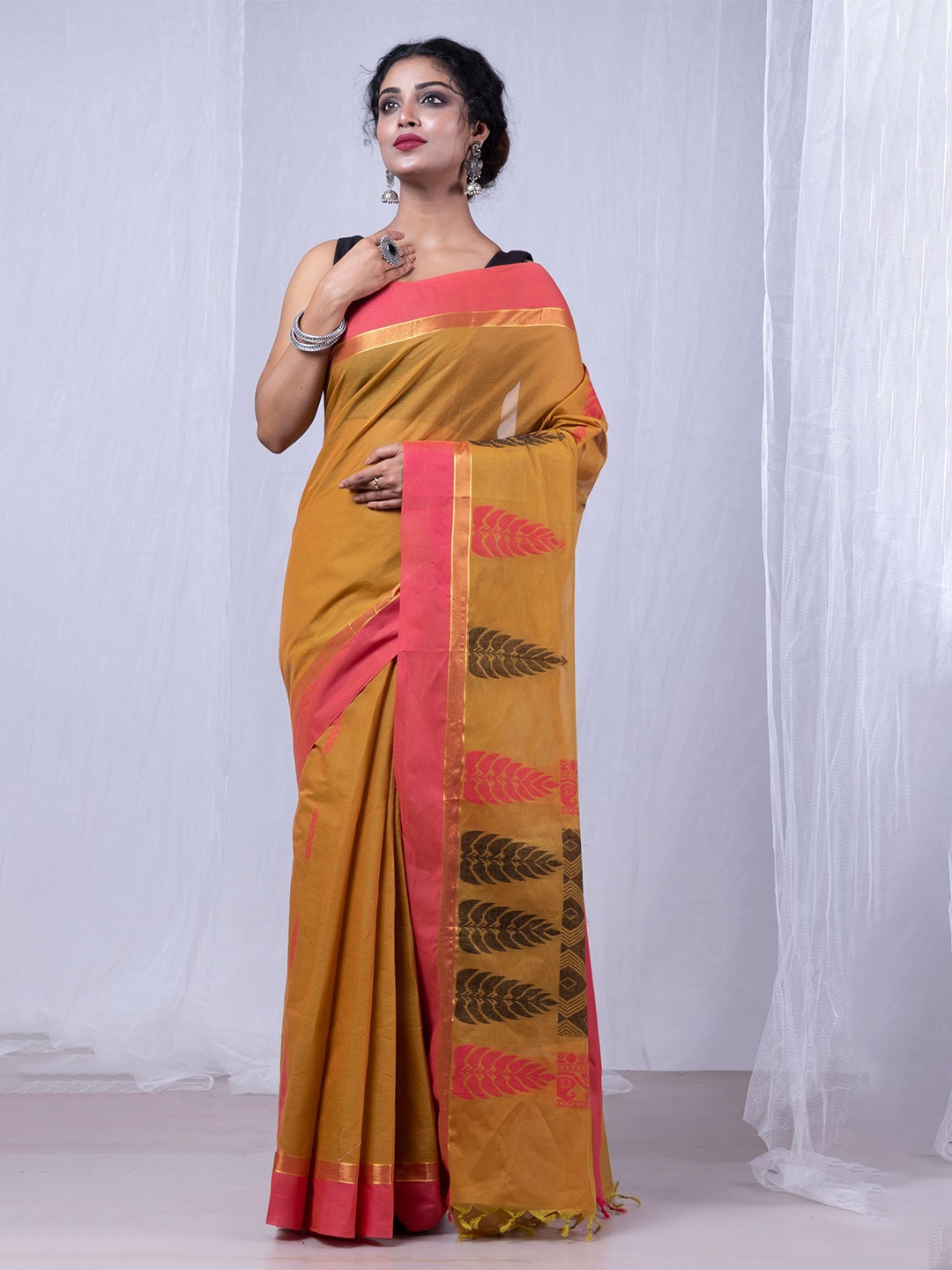 

Unnati Silks Woven Design Pure Cotton Handloom Chettinad Saree, Yellow