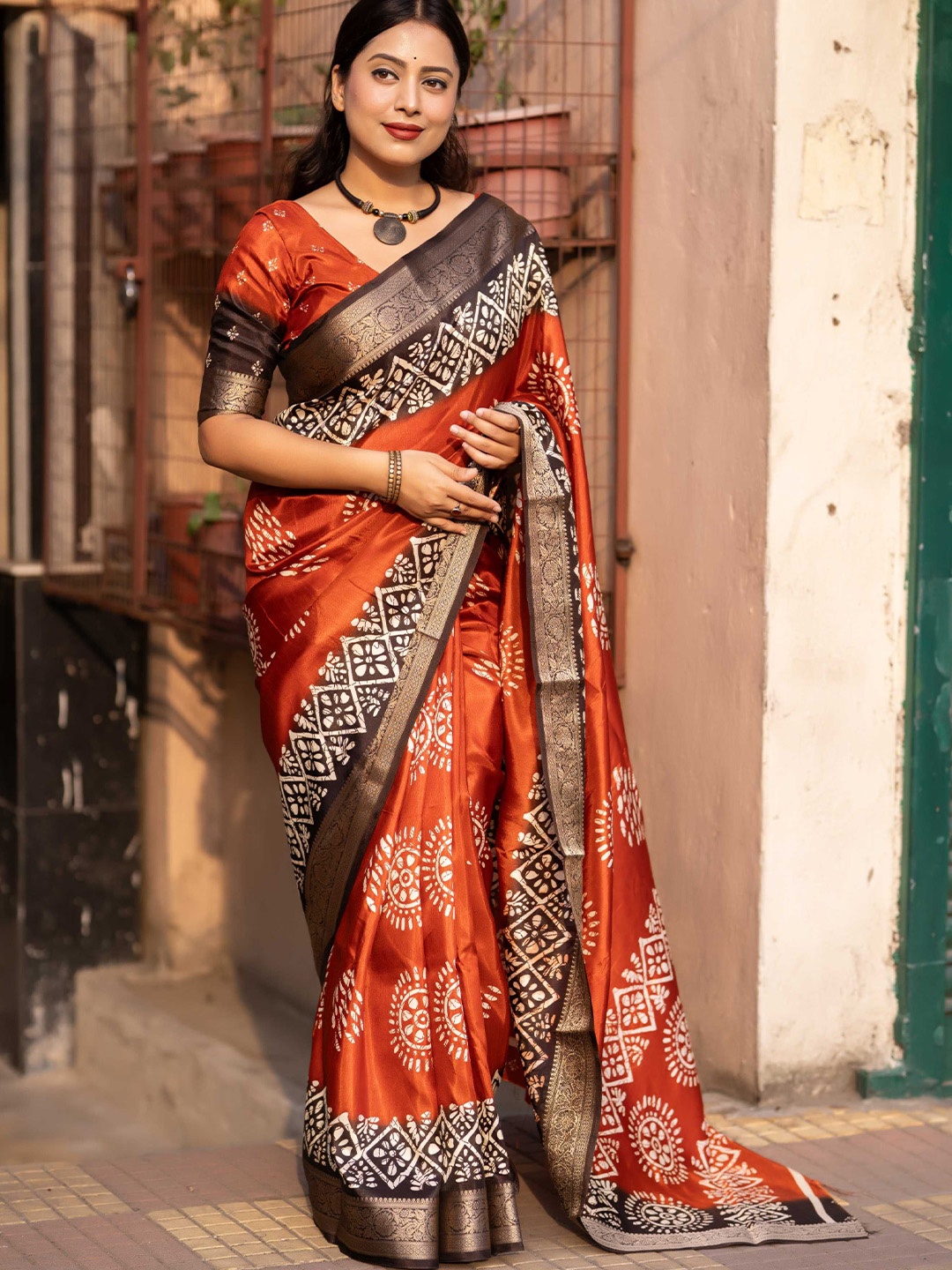 

Panzora Batik Zari Saree, Orange