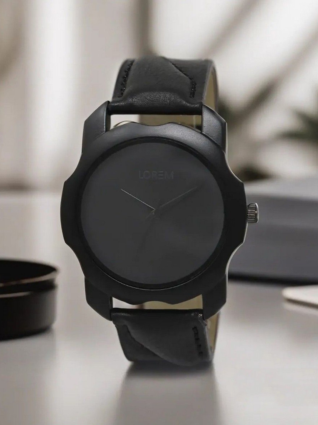 

LOREM Men Dial & Straps Analogue Watch LR22-A, Black