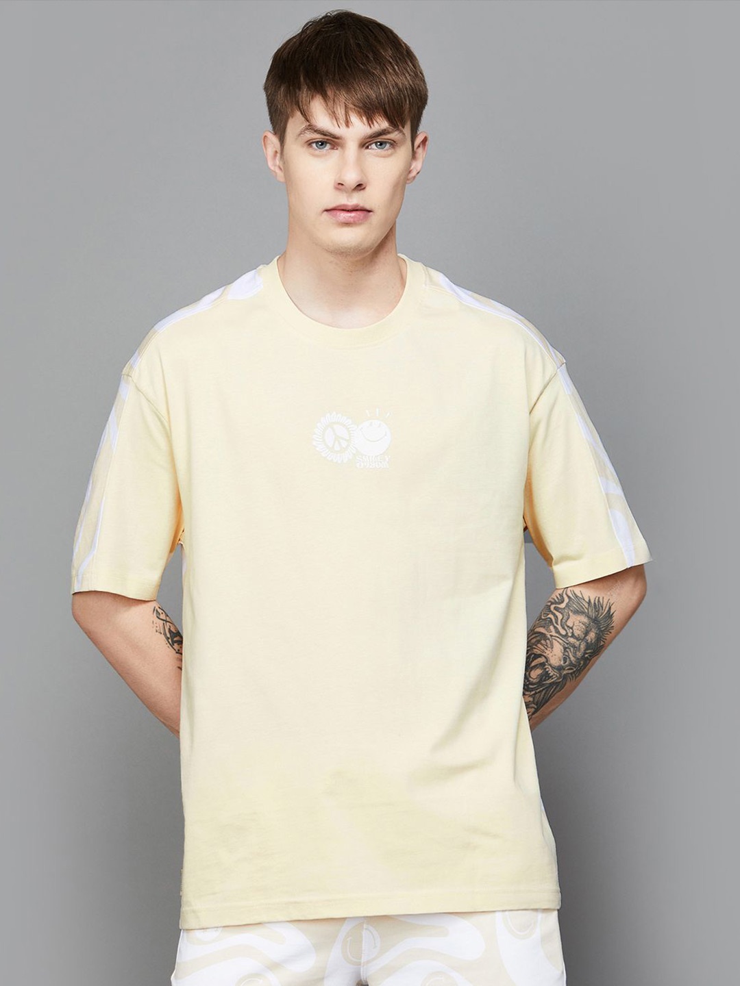 

SmileyWorld Men Abstract Printed Round Neck T-shirt, Beige