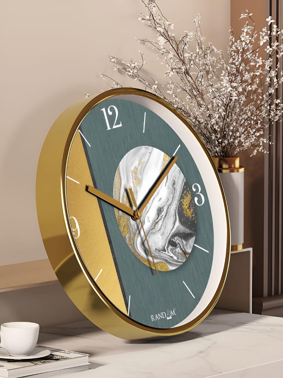 

RANDOM Grey & Gold-Toned Printed Analogue Contemporary Wall Clock