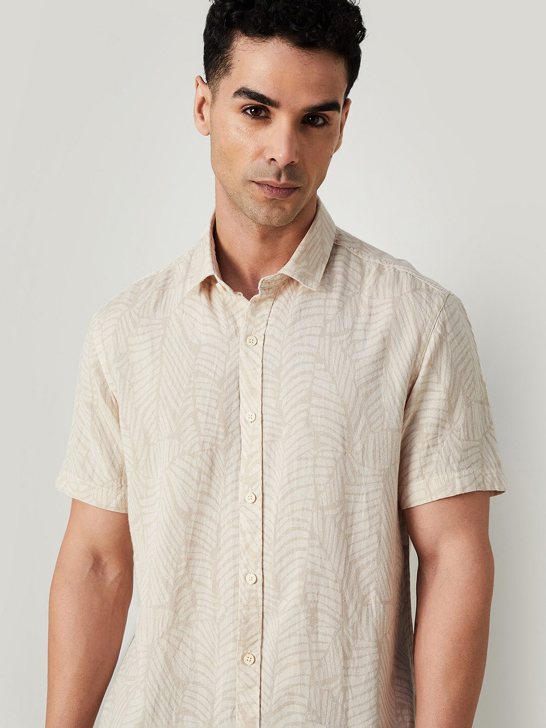 

CODE by Lifestyle Men Abstract Printed Spread Collar Casual Shirt, Beige