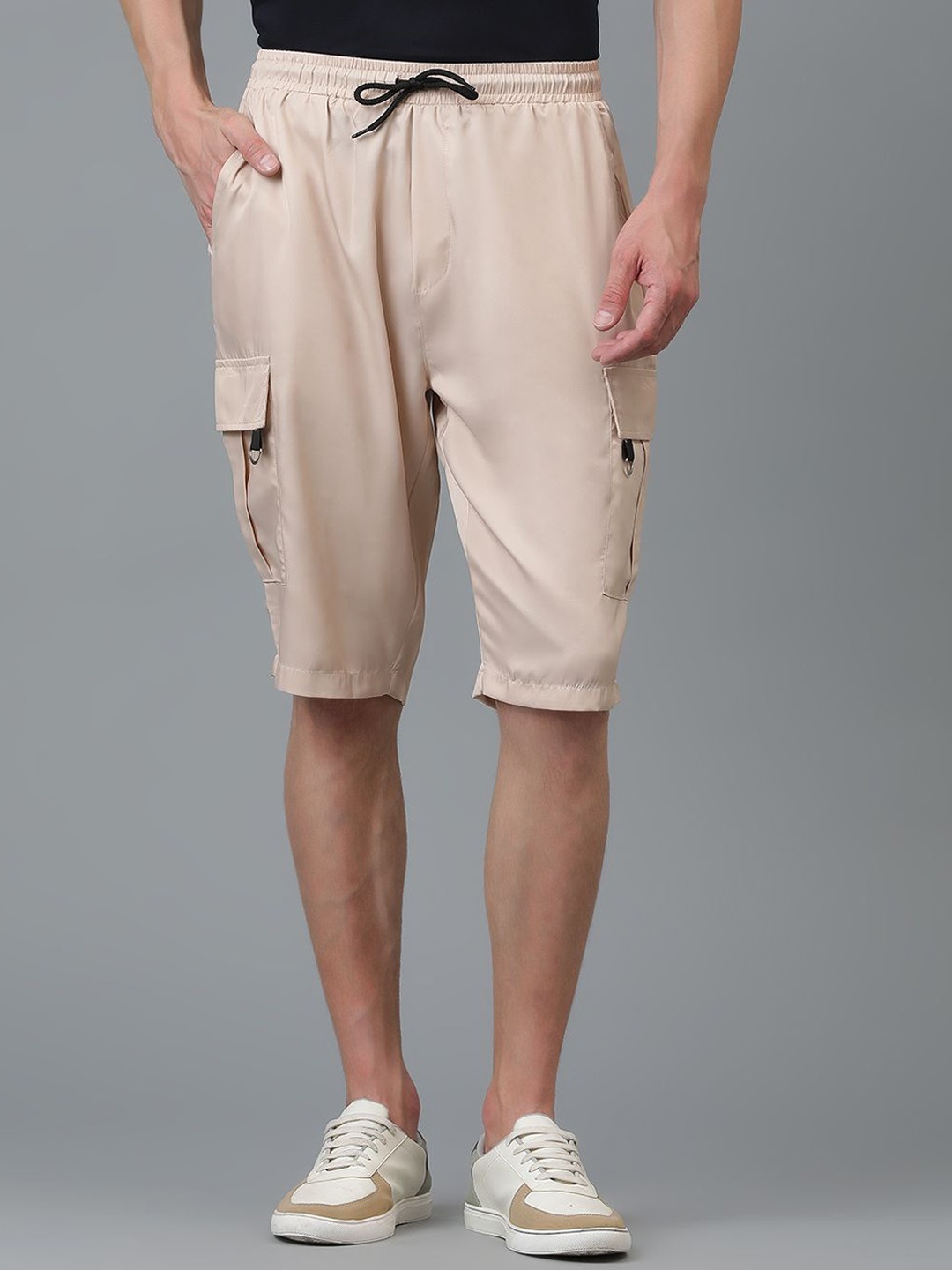 

Kotty Men Low-Rise Cargo Shorts, Beige
