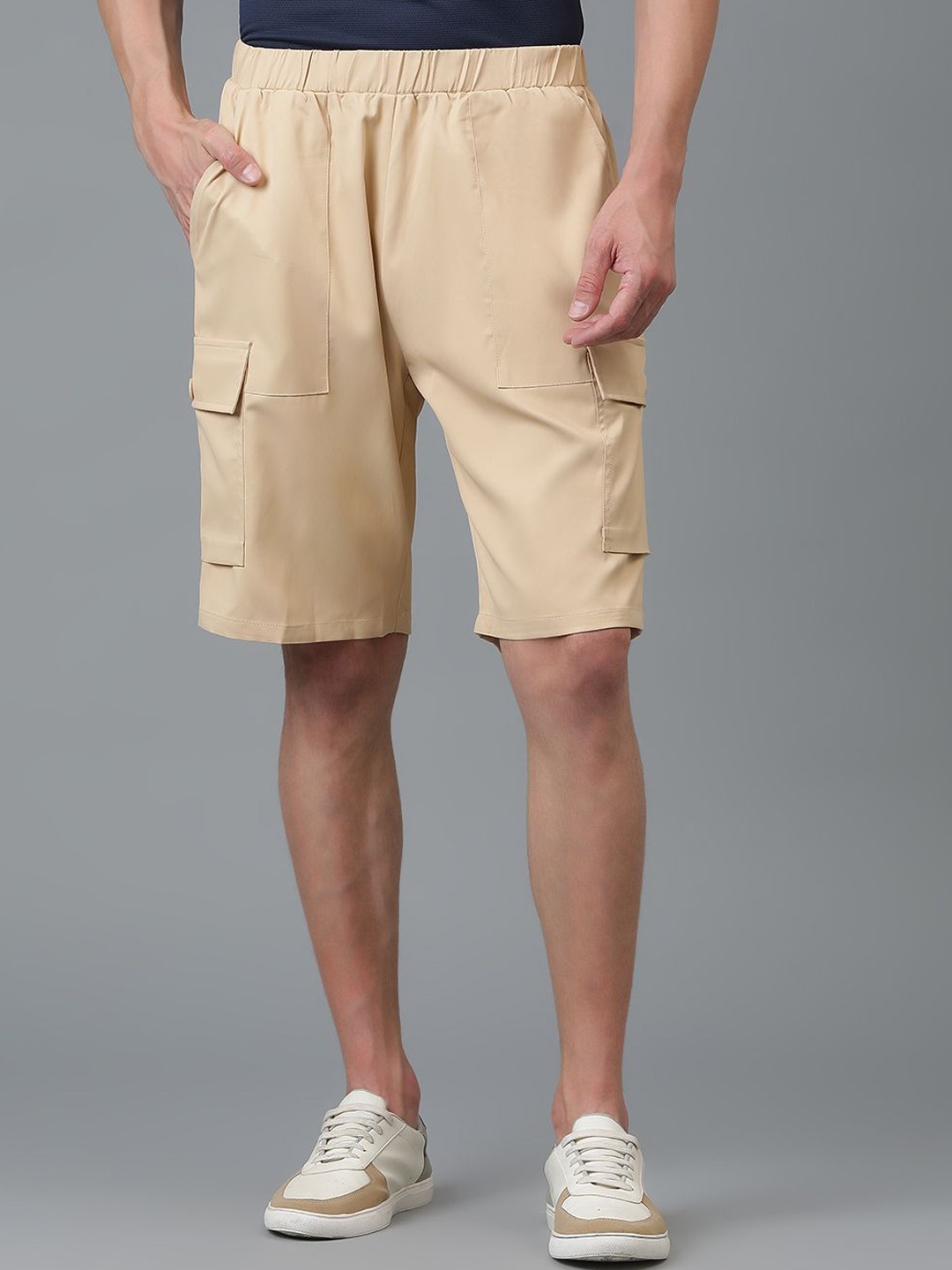 

Kotty Men Low-Rise Cargo Shorts, Beige