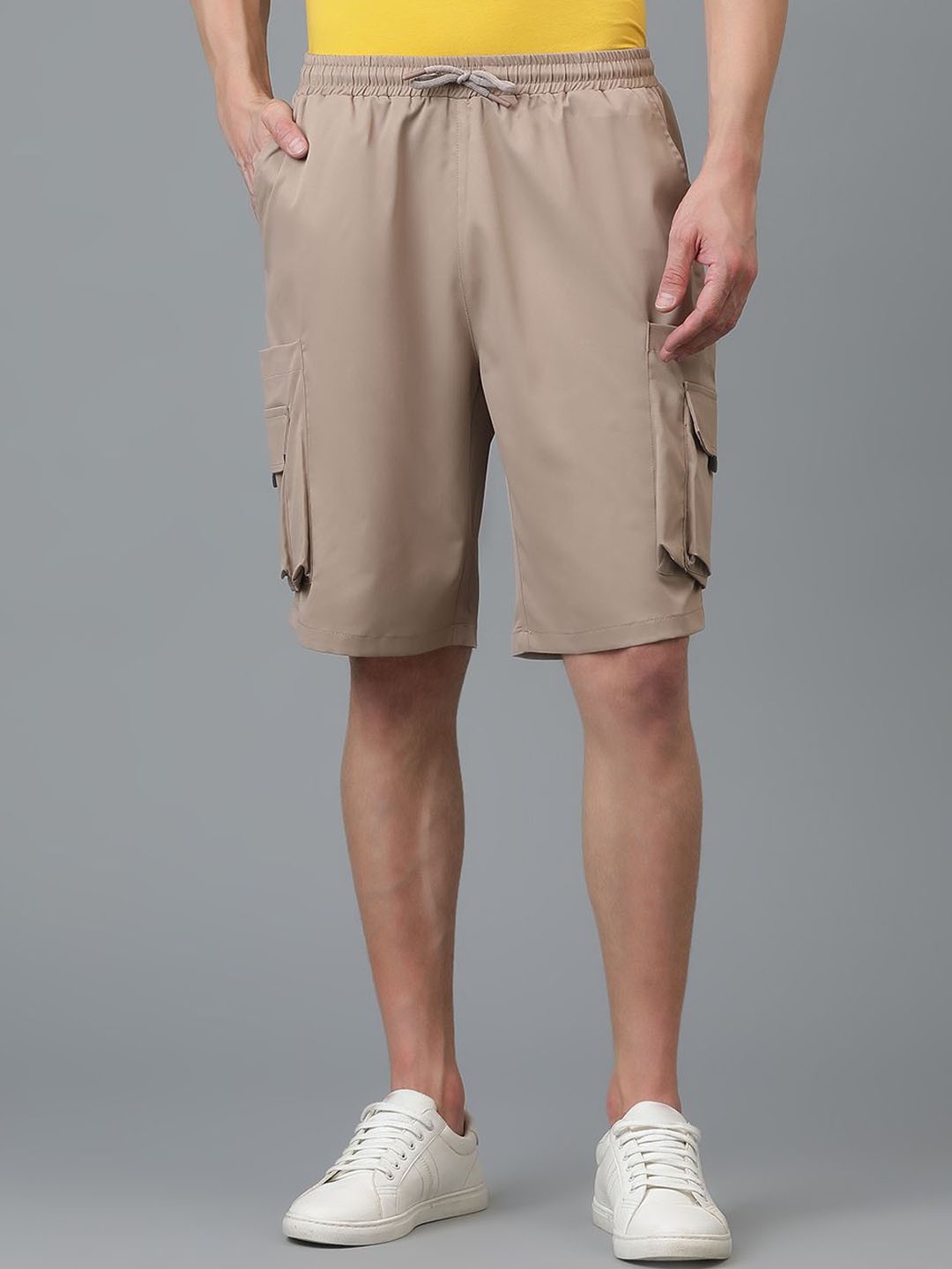 

Kotty Men Low-Rise Cargo Shorts, Beige
