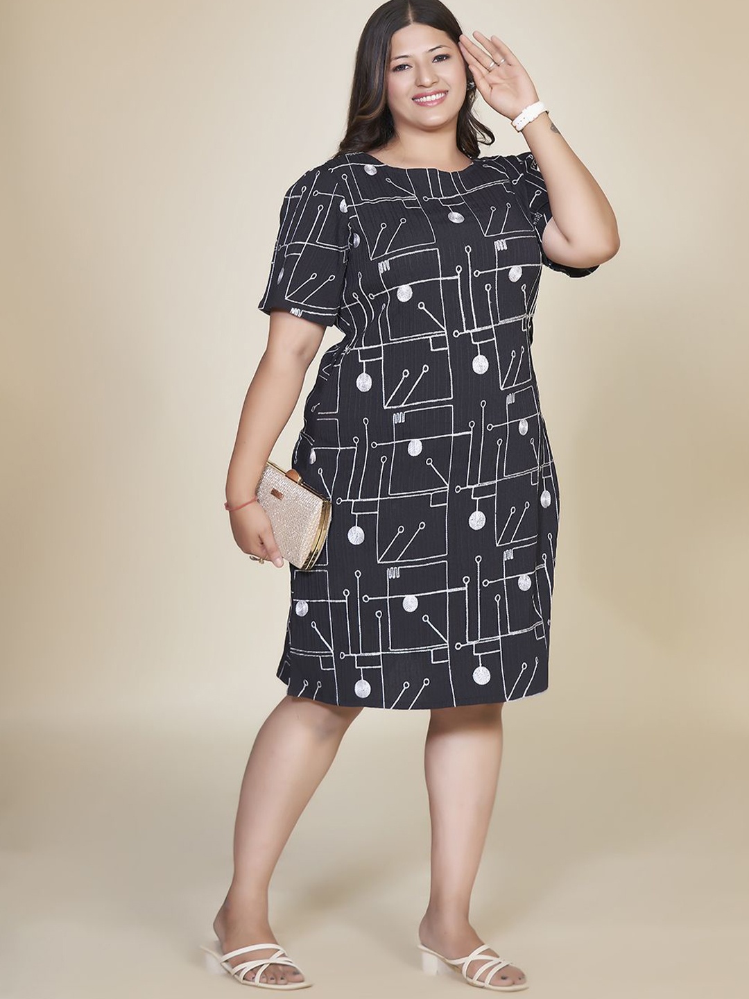 

Curvy Lane Plus Size Print Short Sleeves A-Line Dress, Black