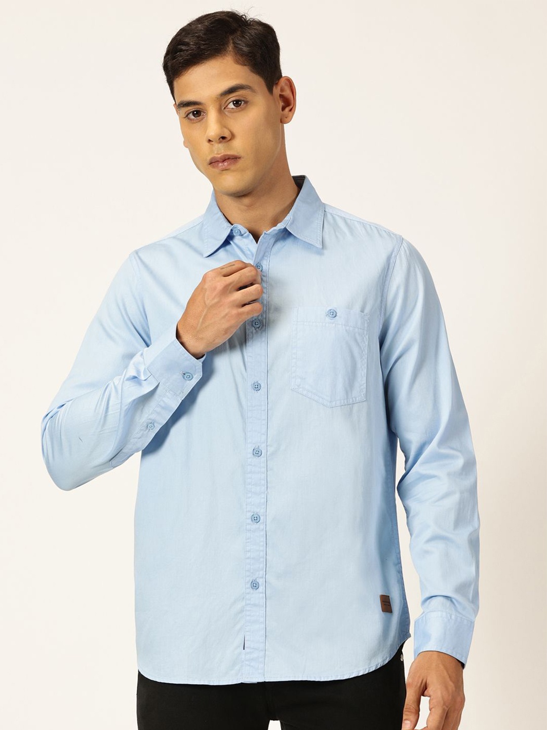 

Provogue Men Solid Spread Collar Pure Cotton Casual Shirt, Blue