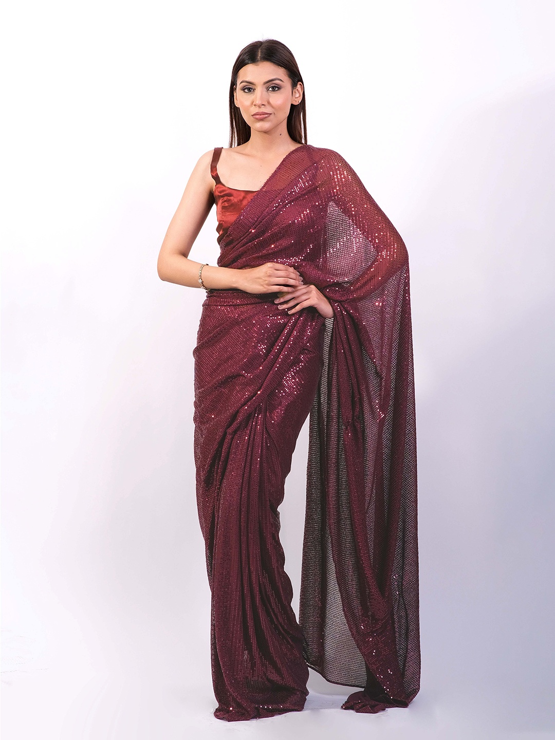 

Aynaa Embellished Net Sequinned Saree, Maroon