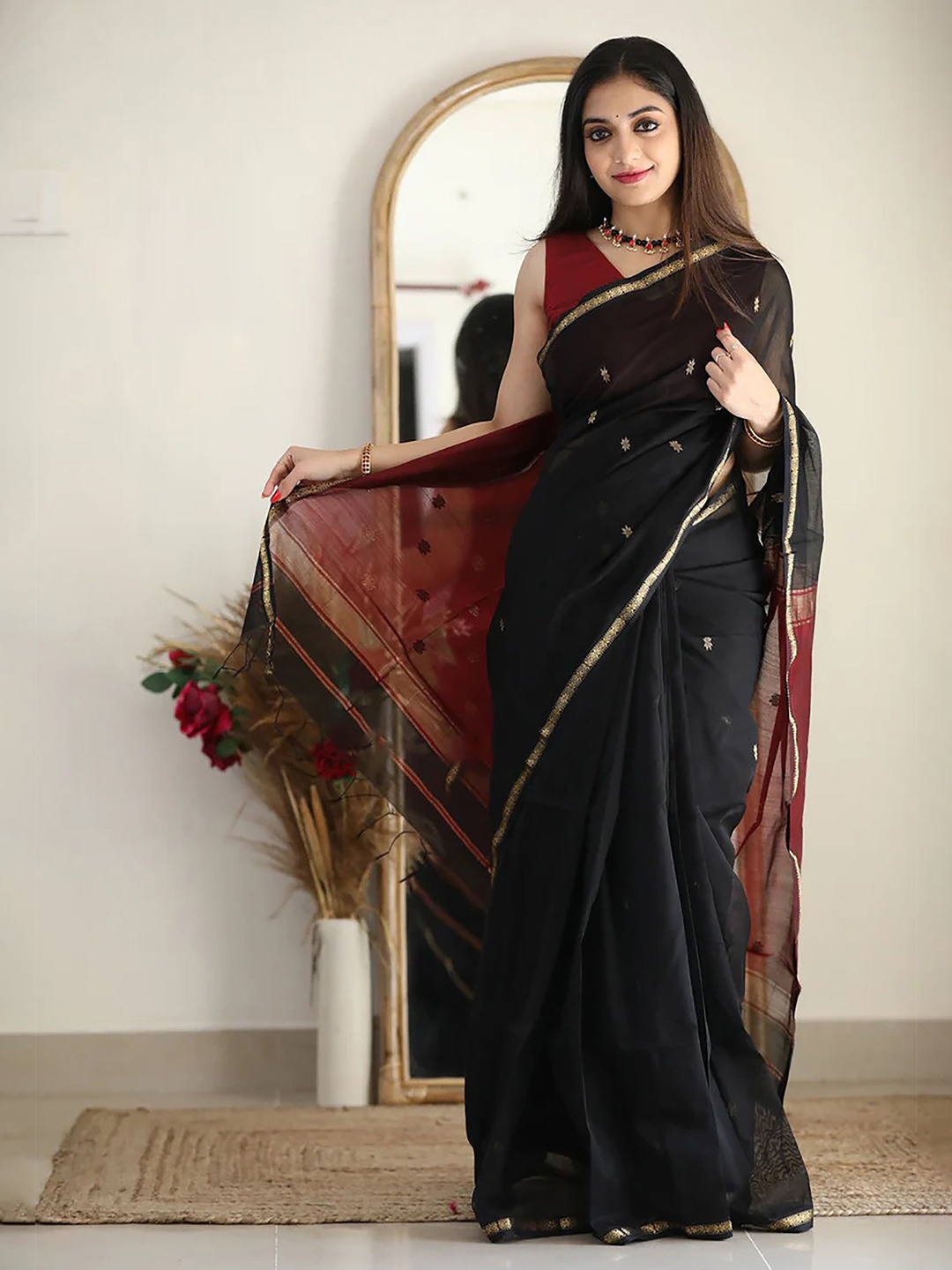 

KALINI Woven Design Zari Banarasi Saree, Black