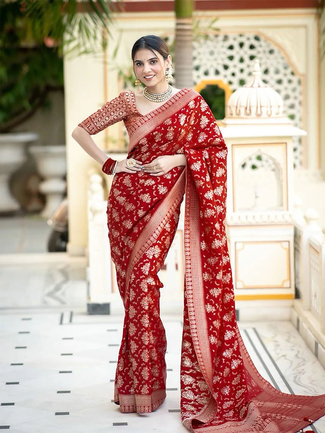 

KALINI Ethnic Motifs Woven Design Zari Banarasi Saree, Red