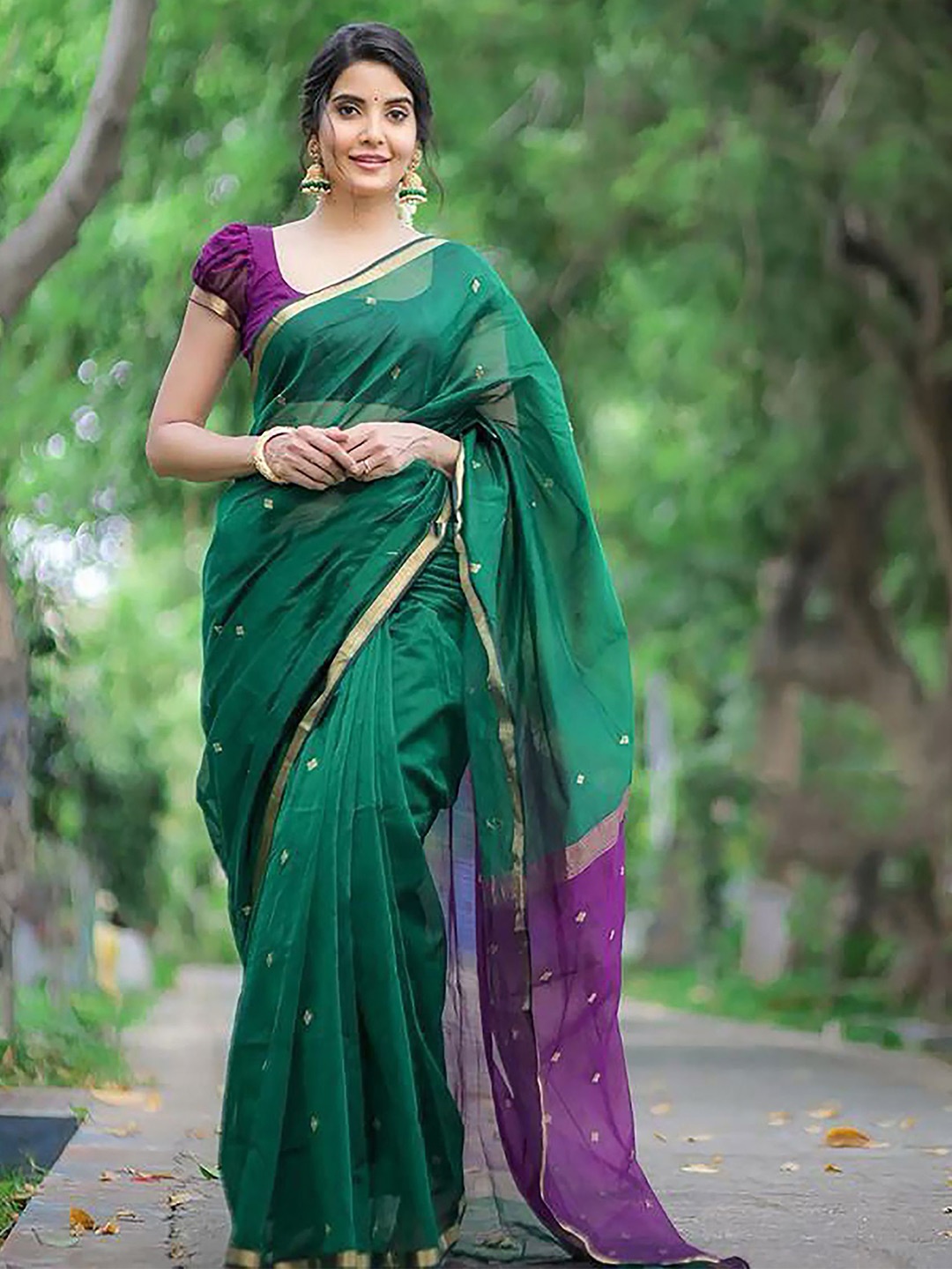 

KALINI Woven Design Zari Banarasi Saree, Green