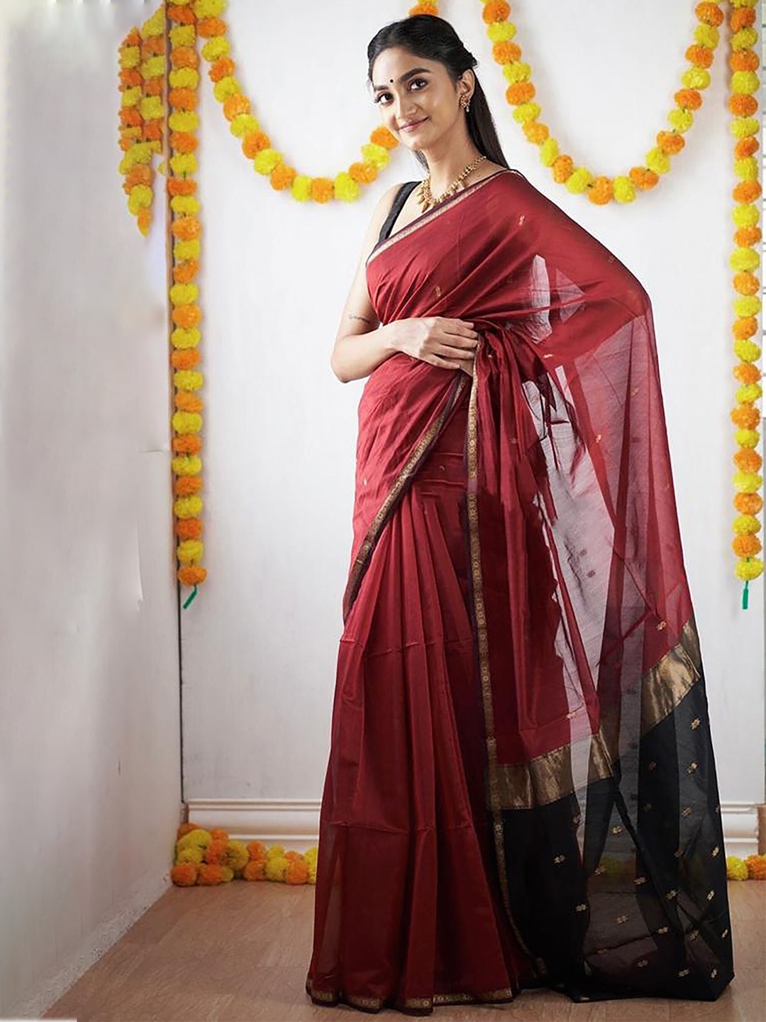 

KALINI Woven Design Zari Banarasi Saree, Red