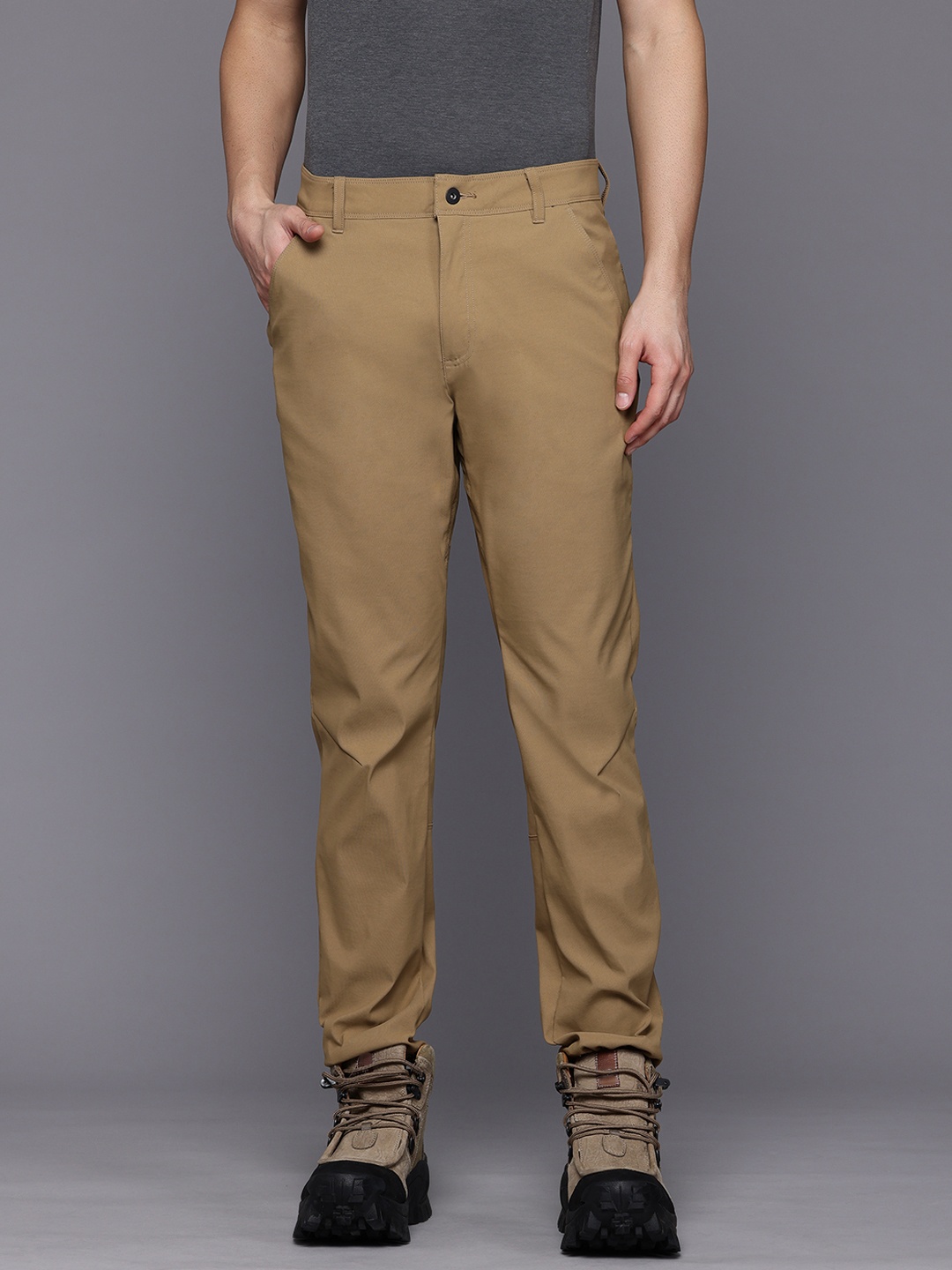 

Columbia Men Black Mesa Woven II Track Pants, Brown