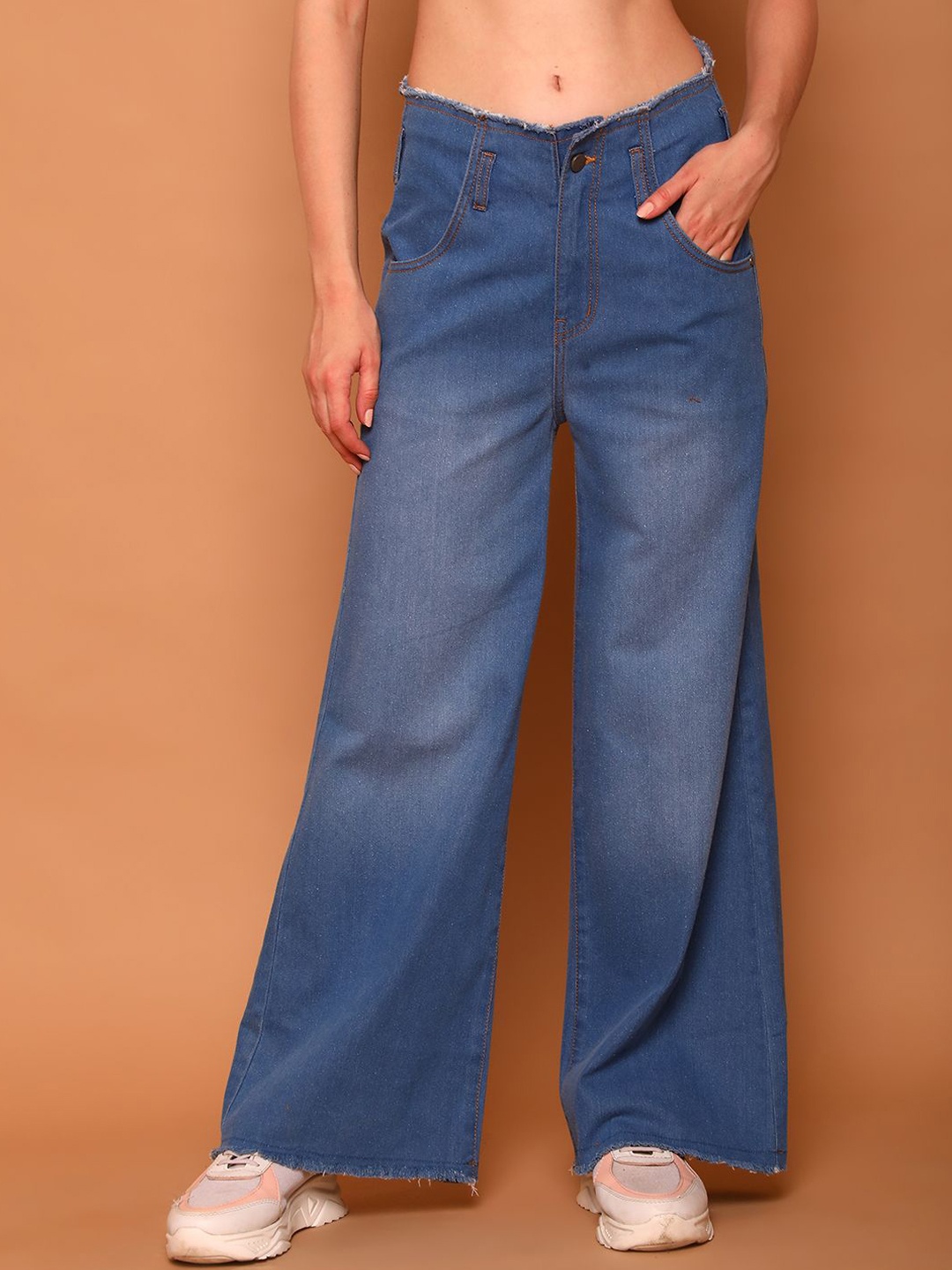 

Mast & Harbour Blue Women Clean Look Mid-Rise Wide Leg Light Fade Jeans