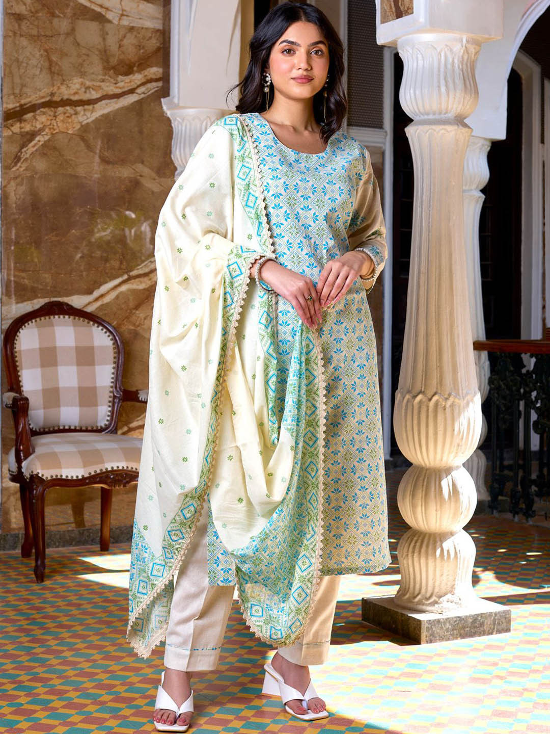 

WOMEN PLUS Women Ethnic Motifs Printed Regular Kurta with Trousers & With Dupatta, Blue