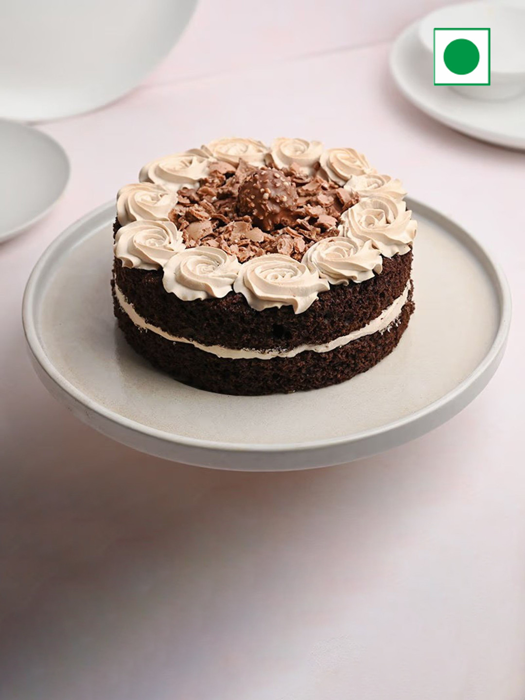 

Floweraura Chocolate Flavor Eggless Round Cake - 1 kg, Brown