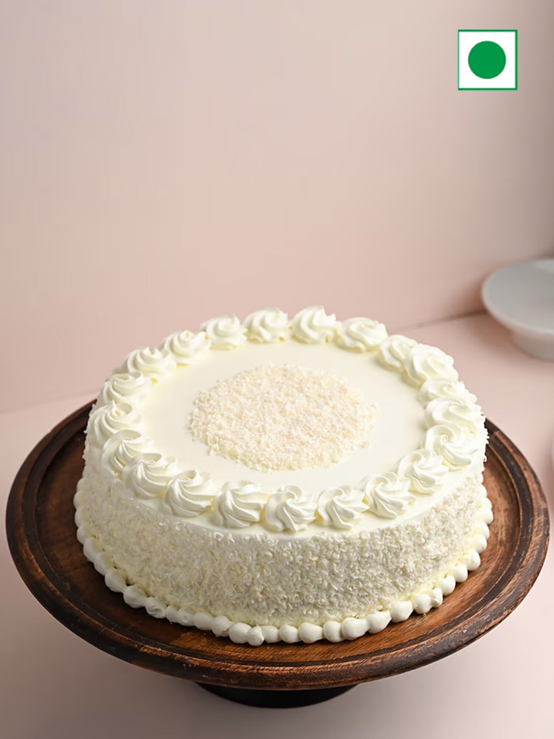 

Floweraura White Forest Flavor Eggless Round Cake -1 kg