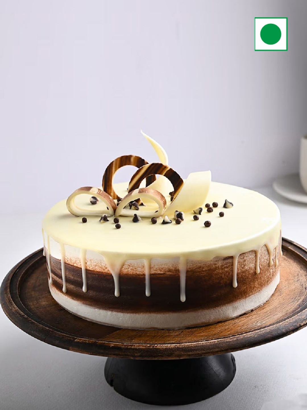

Floweraura Black Forest Vanilla Chocolate Flavor Eggless Round Cake- 1kg, Brown