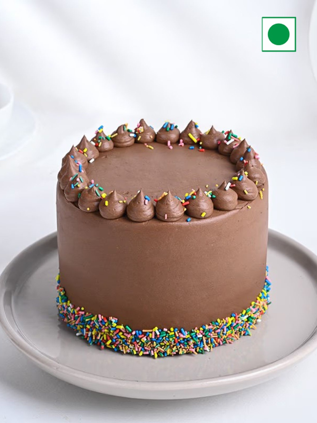 

Floweraura Round Shape Chocolate Flavor Eggless Cake - 500g, Brown