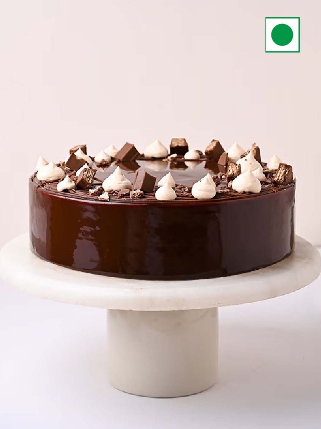 

Floweraura Kitkat Flavour Eggless Round Cake - 500 G, Brown