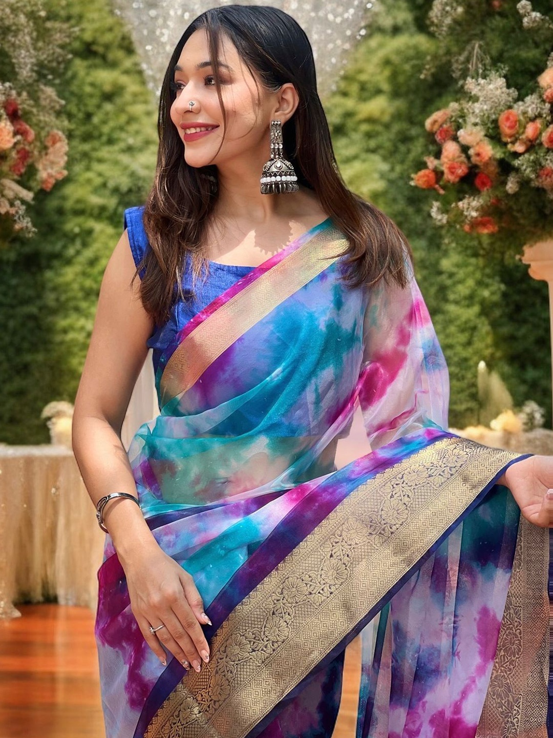 

Vastrasky Global Tie and Dye Zari Organza Saree, Blue