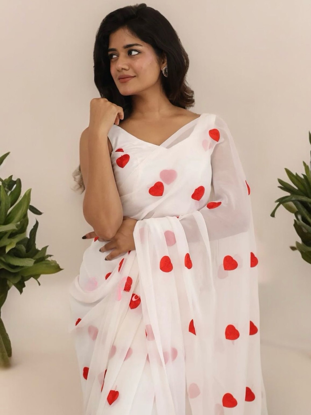 

Vastrasky Global Poly Georgette Saree, White