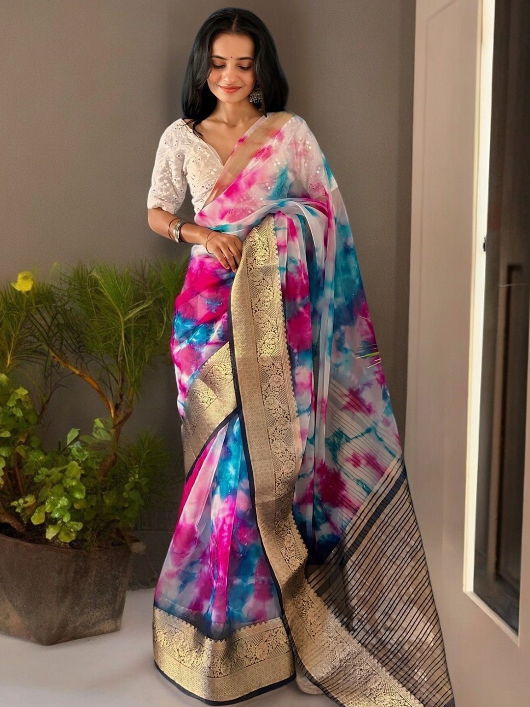 

Vastrasky Global Tie and Dye Organza Saree, Blue