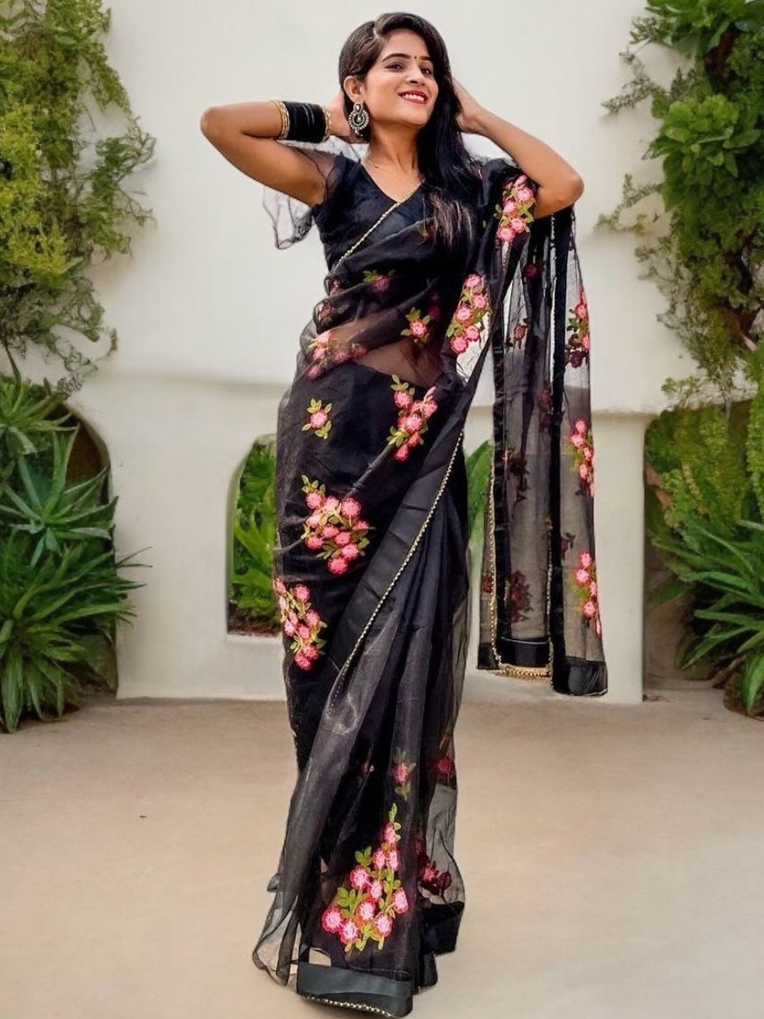

Vastrasky Global Floral Embroidered Organza Saree, Black