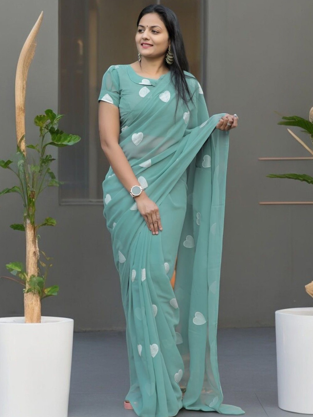 

Vastrasky Global Embellished Embroidered Saree, Teal