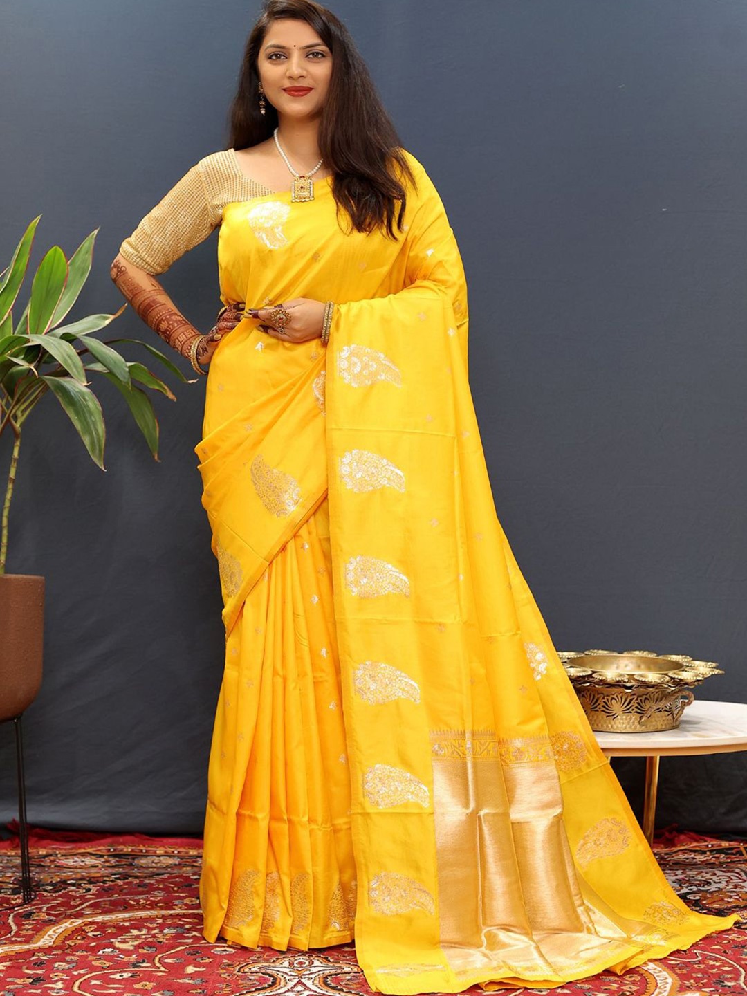 

SGF11 Woven Design Pure Zari Heavy Work Kanjeevaram Silk Saree, Yellow