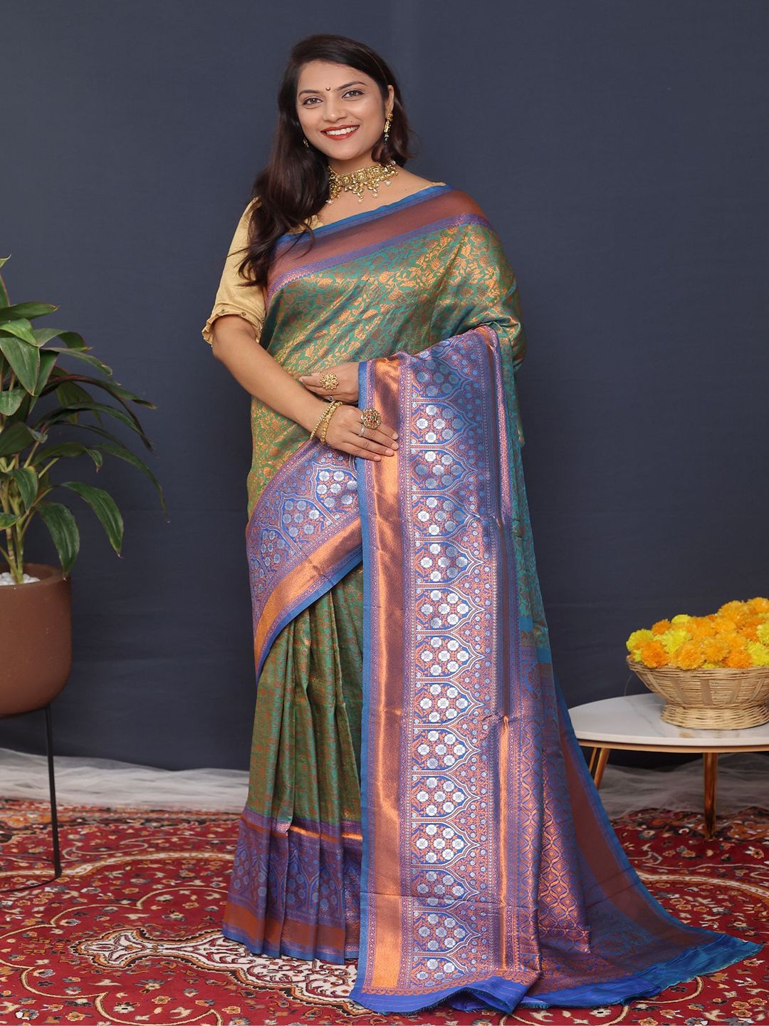 

SGF11 Woven Design Heavy Zari Work Kanjeevaram Silk Saree, Green