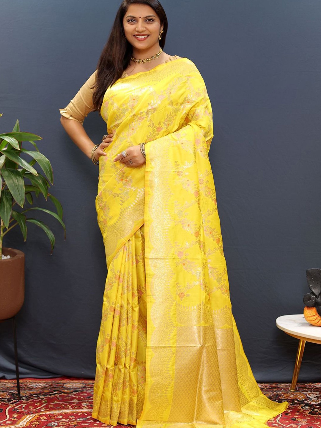 

SGF11 Woven Design Heavy Zari Work Kanjeevaram Silk Saree, Yellow