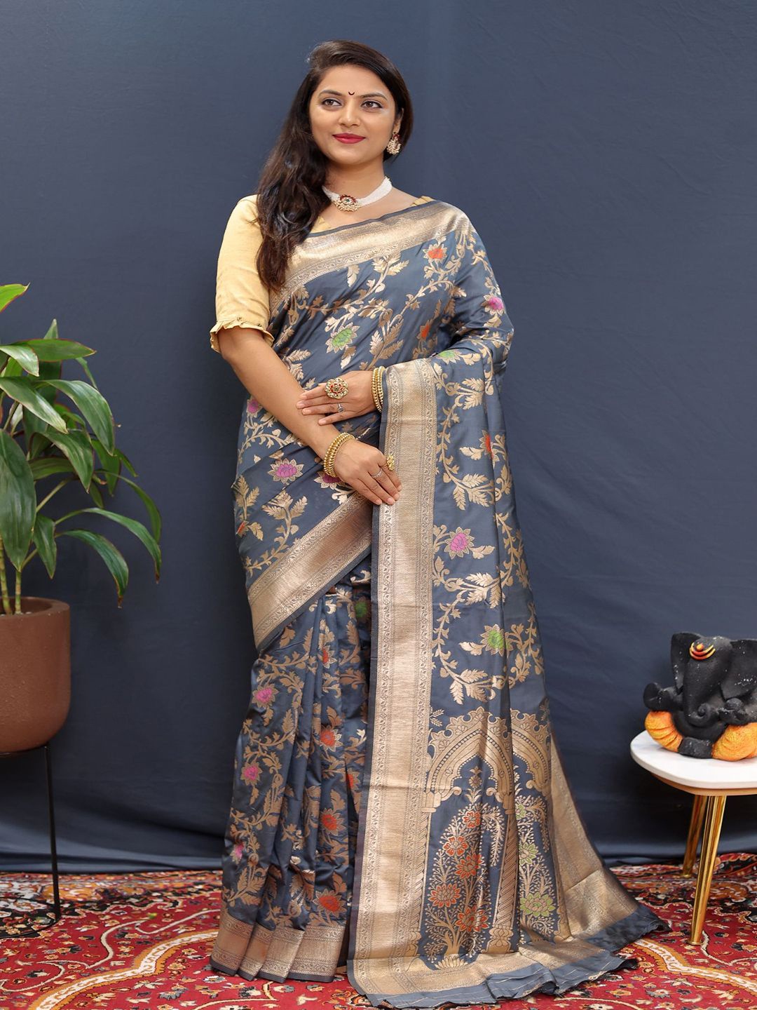 

SGF11 Ethnic Motifs Zari Kanjeevaram Saree, Grey