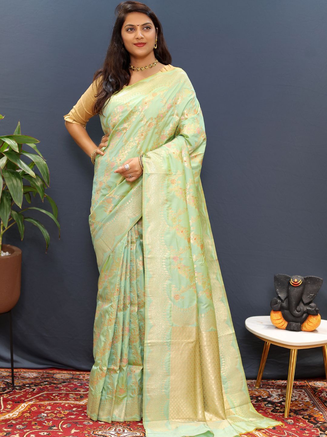 

SGF11 Woven Design Heavy Zari Work Kanjeevaram Silk Saree, Green