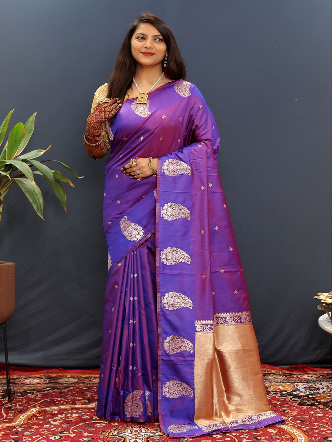 

SGF11 Woven Design Pure Zari Heavy Work Kanjeevaram Silk Saree, Purple