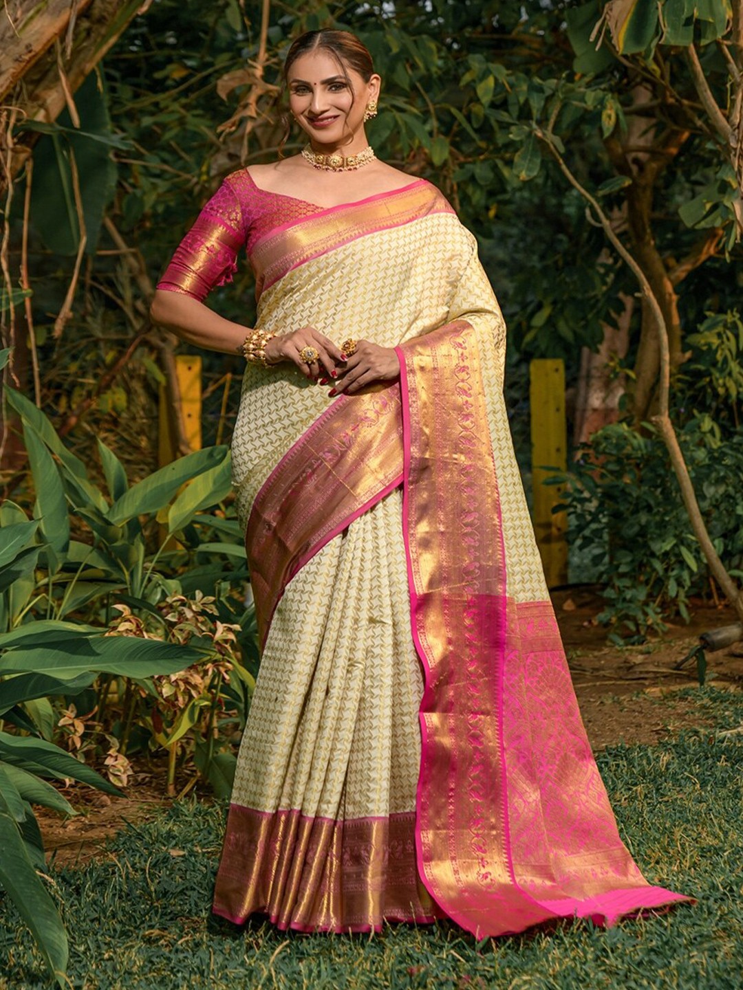 

SGF11 Woven Design Zari Kanjeevaram Saree, White