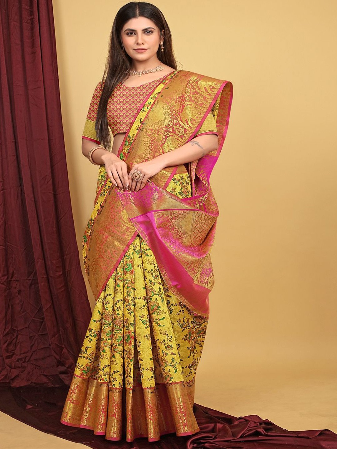 

SGF11 Woven Design Heavy Zari Work Kanjeevaram Silk Saree, Yellow