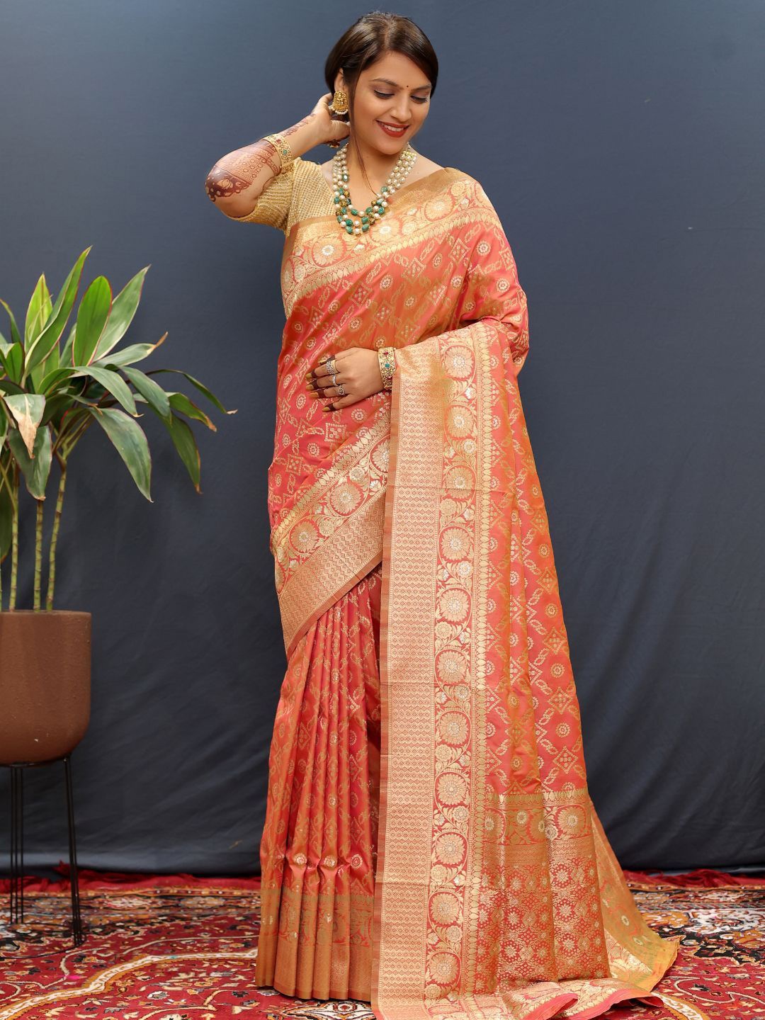 

SGF11 Woven Design Zari Kanjeevaram Saree, Pink