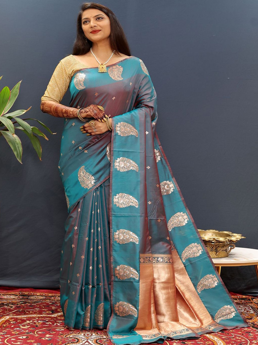 

SGF11 Woven Design Pure Zari Heavy Work Kanjeevaram Silk Saree, Teal