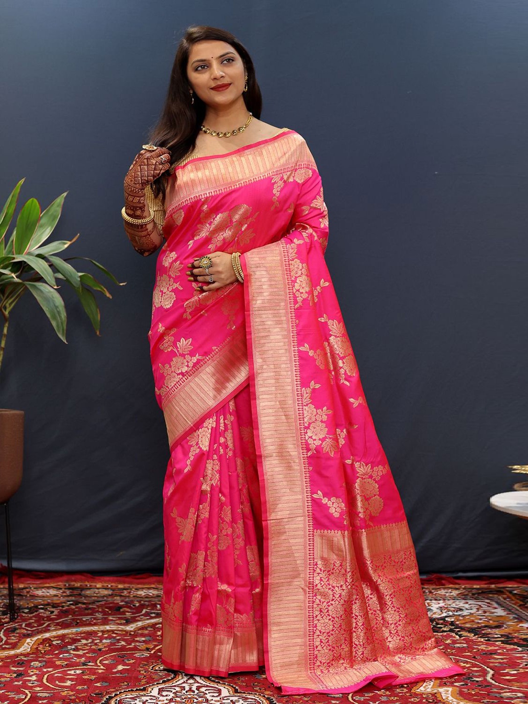 

SGF11 Woven Design Heavy Zari Work Kanjeevaram Silk Saree, Pink