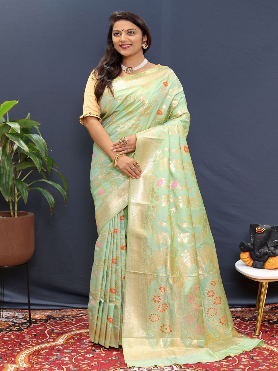 

SGF11 Woven Design Heavy Zari Work Kanjeevaram Silk Saree, Green