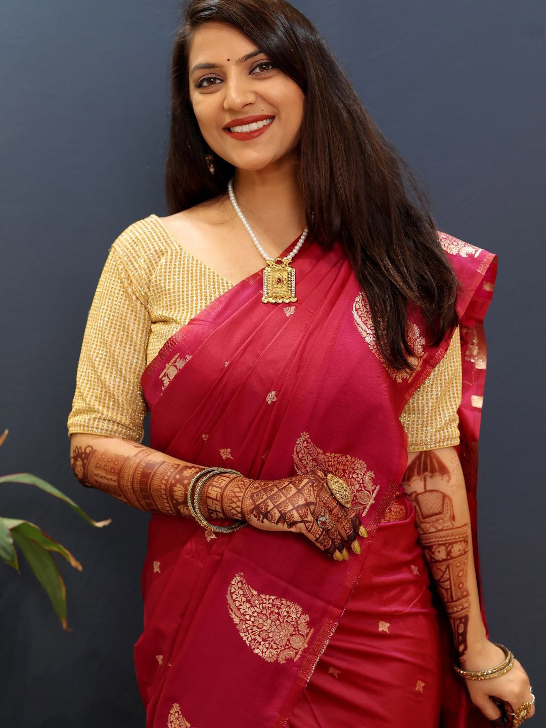 

SGF11 Woven Design Pure Zari Heavy Work Kanjeevaram Silk Saree, Pink